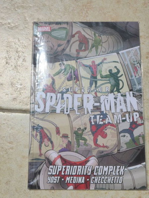 Superior Spider-Man Team-Up ''Superiority Complex'' like new, issues 15.1 16-19