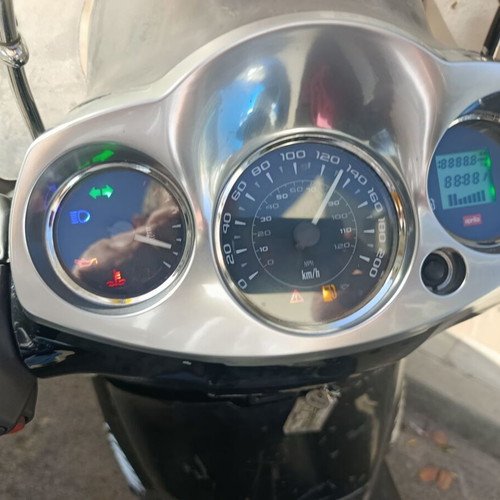 Aprilia Scarabeo 250 instruments used in excellent working condition