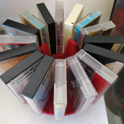 Aluminum rotating cassette holder like new with 16 slots