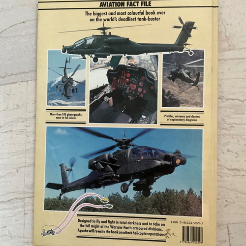Modern Fighting Aircraft: AH-64 Aviation Fact File like new