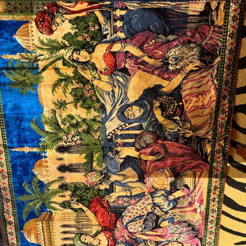 Velvet wall hanging new with beautiful design and vivid colors