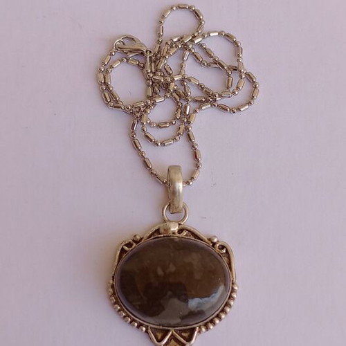 Jasper Picasso pendant with semi-precious stone, like new