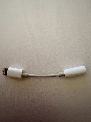 Apple Lightning to 3.5mm Adapter new