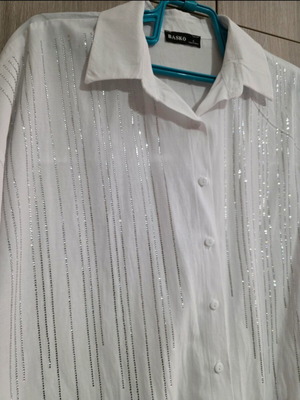 Shirt with rhinestone details, like new, size S, white