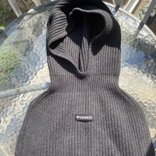 Pinko grey knit hat, one size