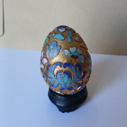 Vintage Cloisonné decorative egg used, gold color with flowers