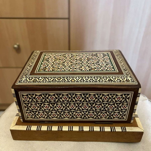 Wooden humidor like new for cigars or cigarettes