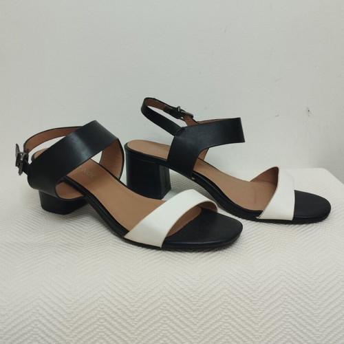 Voi & Noi sandals size 39 like new, black and white