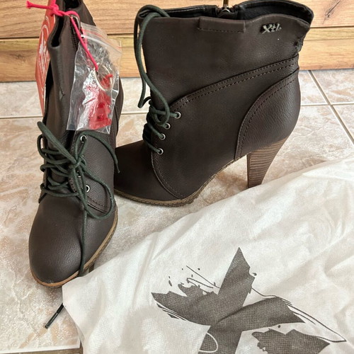 Brown leather Xti ankle boots new, size 38