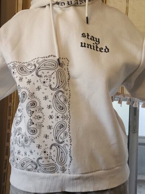 Bershka white sweatshirt like new with black paisley design, size M