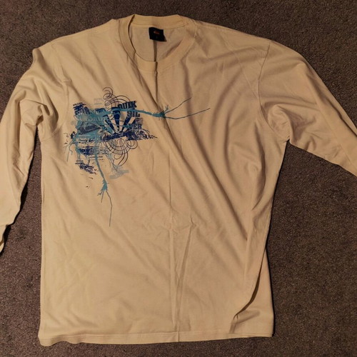 Pack of 6 t-shirts like new, 5 short sleeve and 1 long sleeve, Large/XL