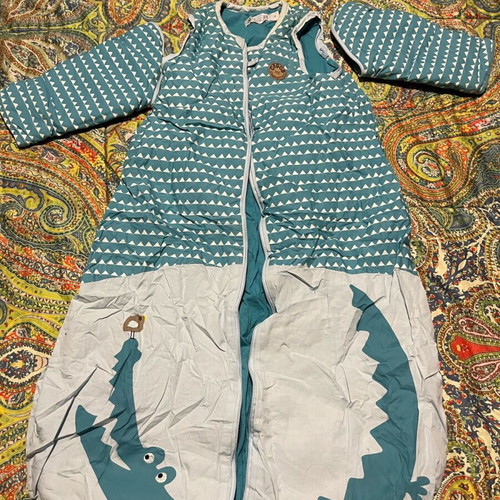 Sleeping bag made of poplin with removable sleeves and crocodile print like new