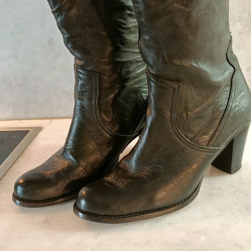 Leather mid-calf boots used, size 38, black