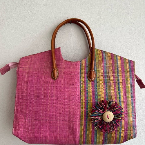Straw bag Bag-All like new with decorative flower, zipper, and lining