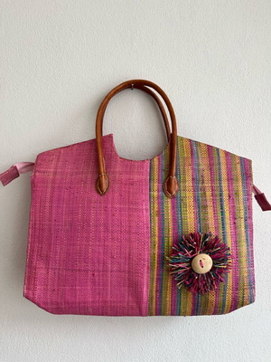 Straw bag Bag-All like new with decorative flower, zipper, and lining