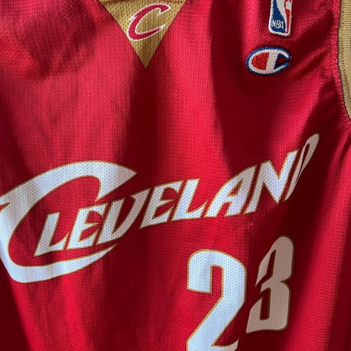 Lebron James #23 Cleveland Cavaliers Champion jersey like new Large