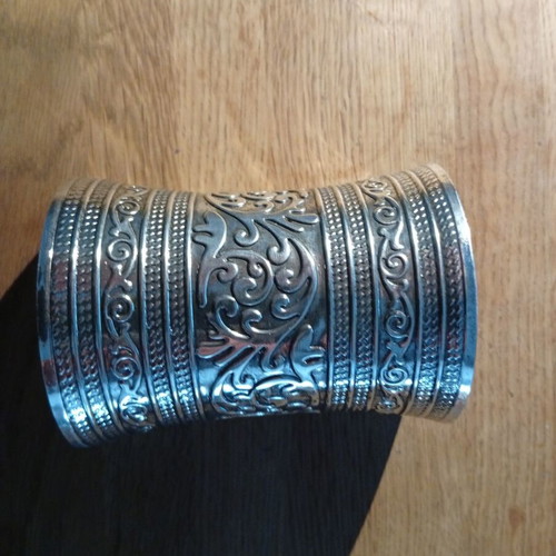 Ancient Greek accessory set with gold laurel wreath and 2 silver cuffs