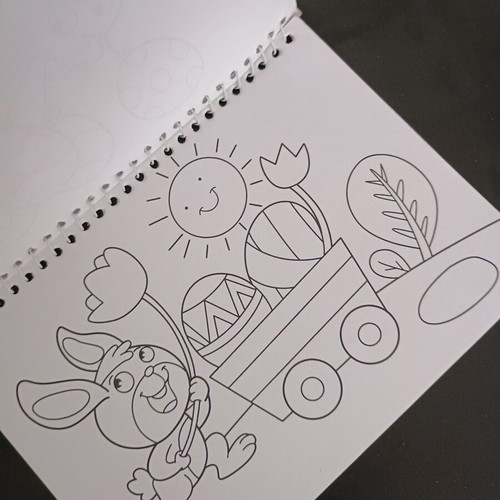 Drawing pad used with 19 designs and 12 mini crayons