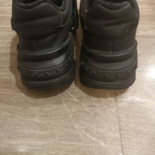 Calvin Klein leather sneakers used, size 44, black