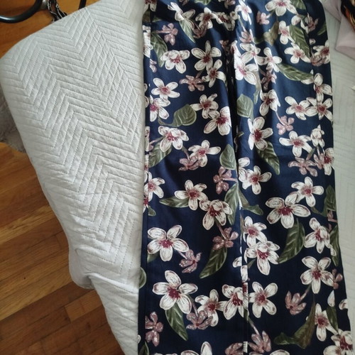 Zara cotton pants with floral print, like new, size 40, blue