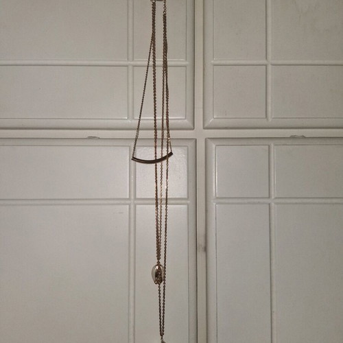 Triple Gold Necklace with Shells, Like New, Modern Summer Style