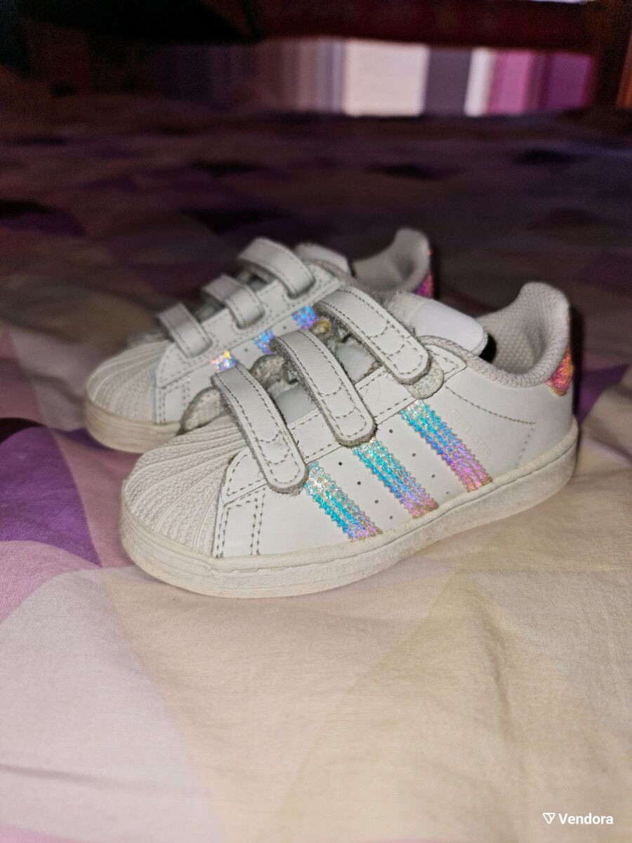 adidas superstar"