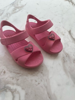 Ροζ Crocs με καρδιές glitter, μέγεθος 24, μεταχειρισμένα