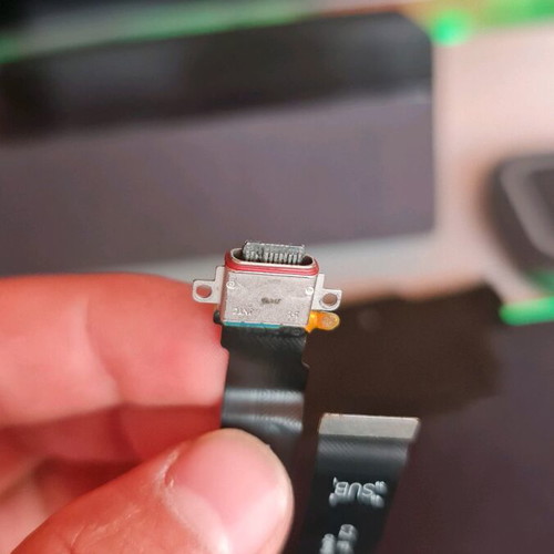 Usb C cable ribbon for Galaxy Note 20 Ultra used, in good condition