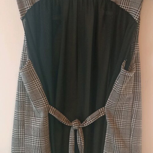 Italian women's vest with back transparency like new, one size, black and gray