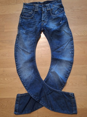 Absolut Joy Women's Jeans Avant-Garde Twisted Leg New