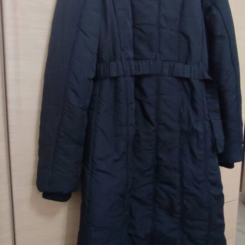 Long jacket like new, size L, black with belt and lining