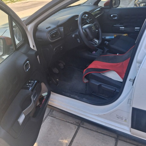 Citroen C3 2018 like new, 59,000 km, manual, petrol, red