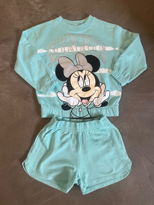 H&M kids set with Disney design like new, size 4-5, turquoise