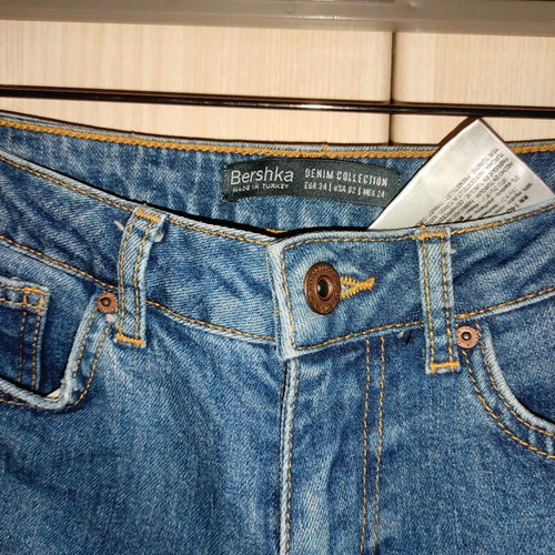 Jeans high waist size 34 used with detail at hem