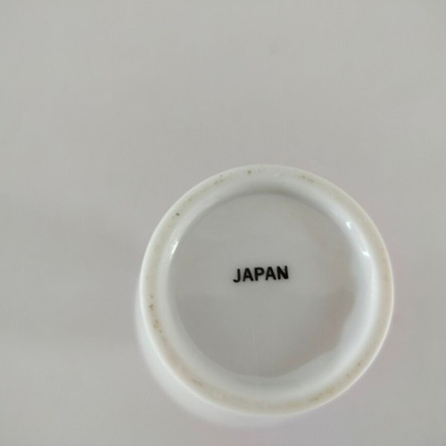 Small porcelain vase used with flower pattern, Japan
