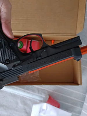 Plastic toy gun like new