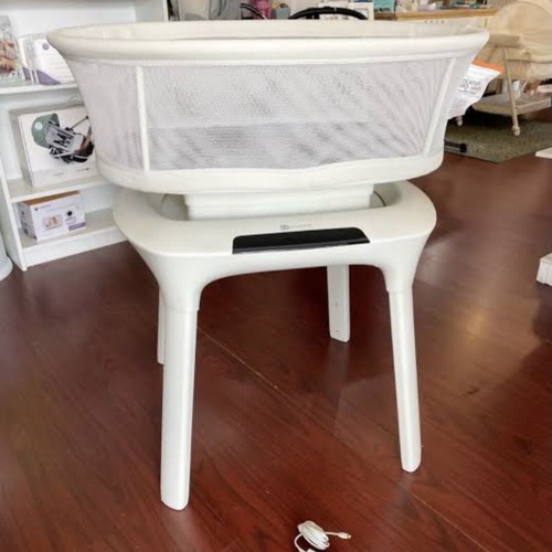 4moms mamaRoo sleep automated rocking bassinet like new
