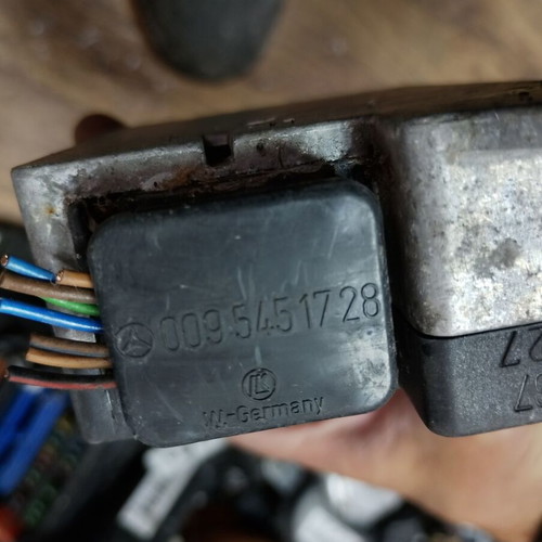 Airbag sensor for Mercedes W201 E190 used