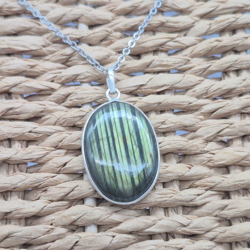 Labradorite Oval Shaped Silver 925 Necklace with Steel Chain new