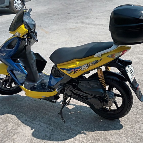 Kymco Super 8 50cc automatic scooter, 13,000 km, with 3 helmets and visor