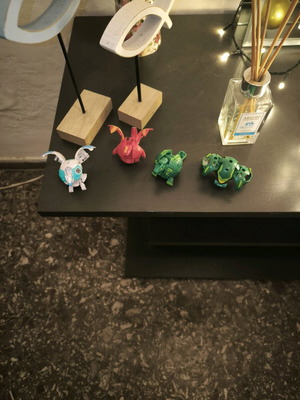 Bakugan figures like new, set of 4 for collection