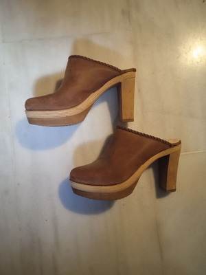 Sun Sol Glamour Leather Anatomical Clogs size 39 like new, brown