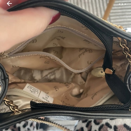 Black shoulder bag like new with chain