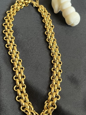 Statement necklace in gold stainless steel, new