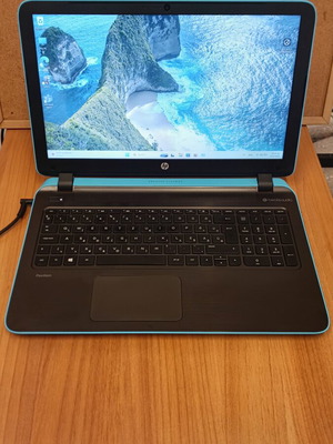 HP Pavilion 15.6" Turquoise Summer Edition laptop σαν καινούργιο, AMD A4, SSD, 8GB RAM