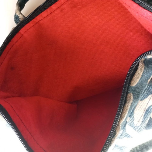 Denim shoulder bag Extreme like new with graffiti prints