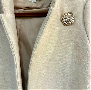 Πανέμορφο παλτό H&M 38 νουμερο με καρφιτσα.