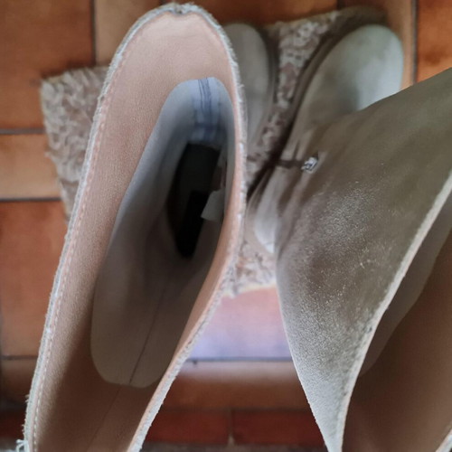 Day2Day Sante beige boots like new, size 36