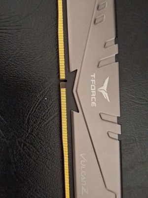 TeamGroup 16GB DDR4 3200MHz CL16-20-20-40 T-Force Vulcan Z RAM used