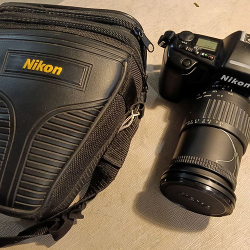 Nikon F90X film camera like new with lens and case